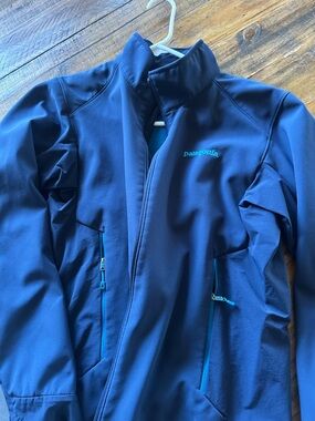 Patagonia Men’s M blue soft stretch jacket with polartec